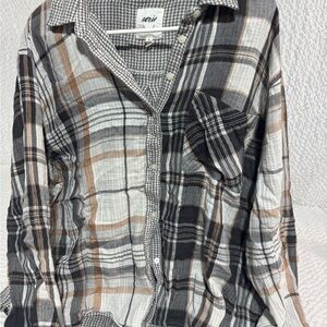 Aerie Gray and White Checkered Shirt